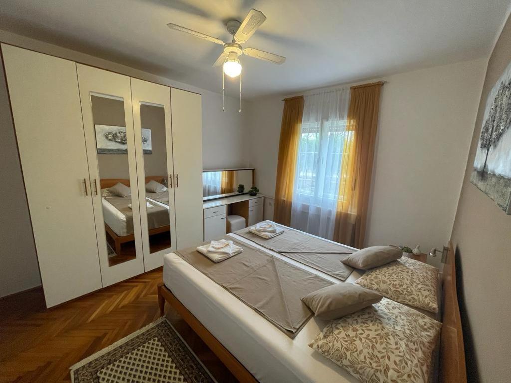 شقة Apartman Pcelica بولا المظهر الخارجي الصورة