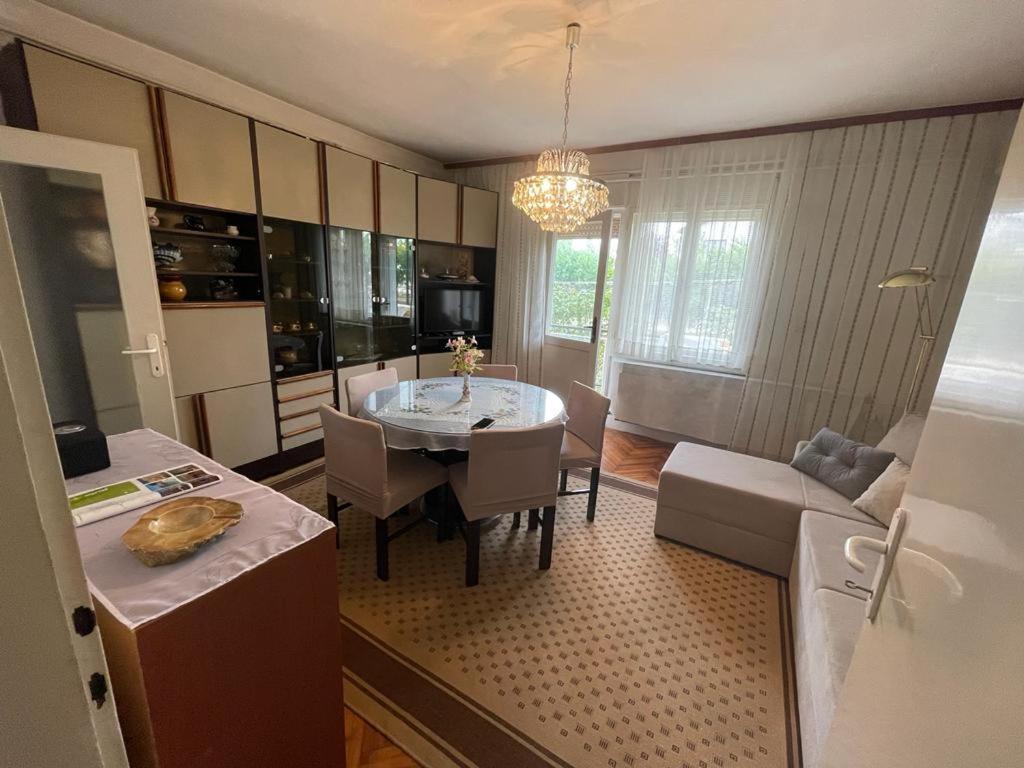 شقة Apartman Pcelica بولا المظهر الخارجي الصورة