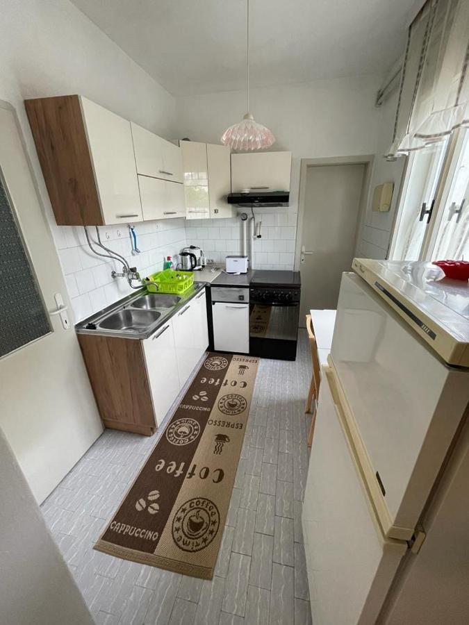 شقة Apartman Pcelica بولا المظهر الخارجي الصورة