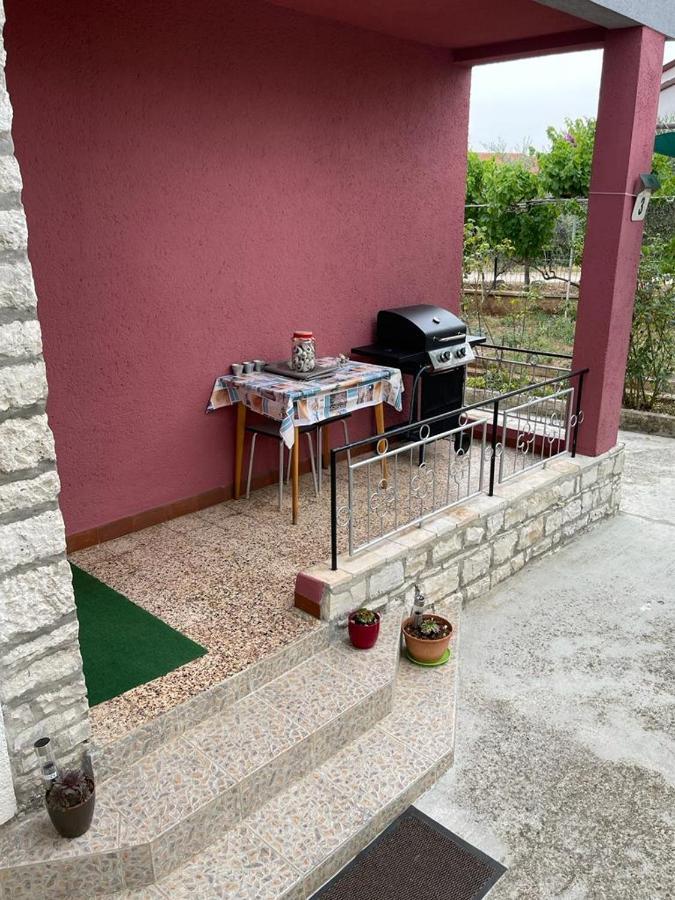 شقة Apartman Pcelica بولا المظهر الخارجي الصورة