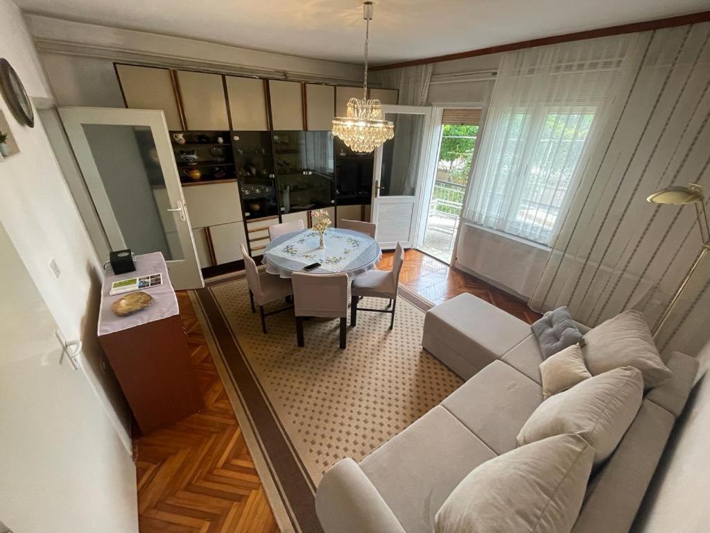 شقة Apartman Pcelica بولا المظهر الخارجي الصورة